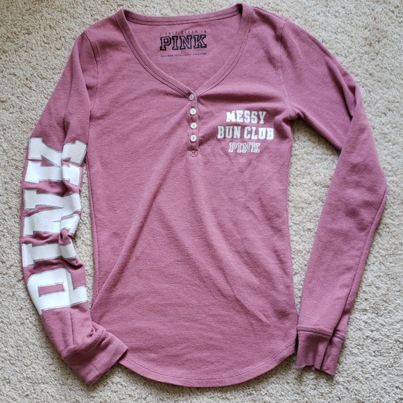 PINK Victoria's Secret Tops - 💗 EUC! VS Pink l/s top 'Messy Bun Club'